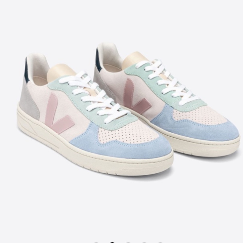 ❌‼️SOLD‼️❌Veja Suede V-10 in Natural/Multico/Babe , size 5/36